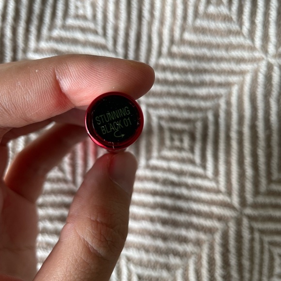 Elizabeth Arden Grand Entrance Mascara Color — Stunning Black - Picture 2 of 4